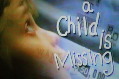 A CHILD IS MISSING (CBS-TVM 10/1/95) VERY RARE!!! Henry Winkler, Roma Downey, Richard Dysart, Dale Midkiff, Alberta Watson, Keegan MacIntosh, Blu Mankuma - Image 2