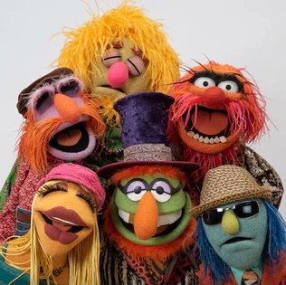 MUPPETS MAYHEM, THE - THE COMPLETE SERIES (DISNEY+ 2023) Lilly Singh, Tahj Mowry, Saara Chaudry, Anders Holm, Matt Vogel, Bill Barretta, Peter Linz, Dave Goelz, David Rudman, Eric Jacobson - Image 2