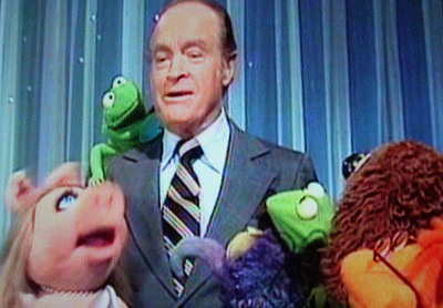 BOB HOPE ALL STAR CHRISTMAS COMEDY SPECIAL (NBC 12/15/77) - Image 6