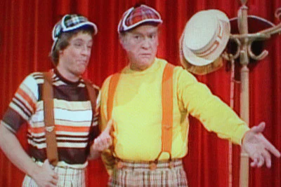 BOB HOPE ALL STAR CHRISTMAS COMEDY SPECIAL (NBC 12/15/77) - Image 8