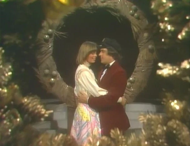 CAPTAIN & TENNILLE - THE CHRISTMAS SHOW (ABC 12/20/76) Toni Tennille, Daryl Dragon, Don Knotts, Tom Bosley, Pointer Sisters - Image 10