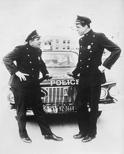 CAR 54, WHERE ARE YOU? – THE COMPLETE SERIES (NBC 1961-1963) HARD TO FIND!!! EXCELLENT QUALITY!!! Fred Gwynne, Joe E. Ross, Al Lewis, Beatrice Pons, Charlotte Rae - Image 4