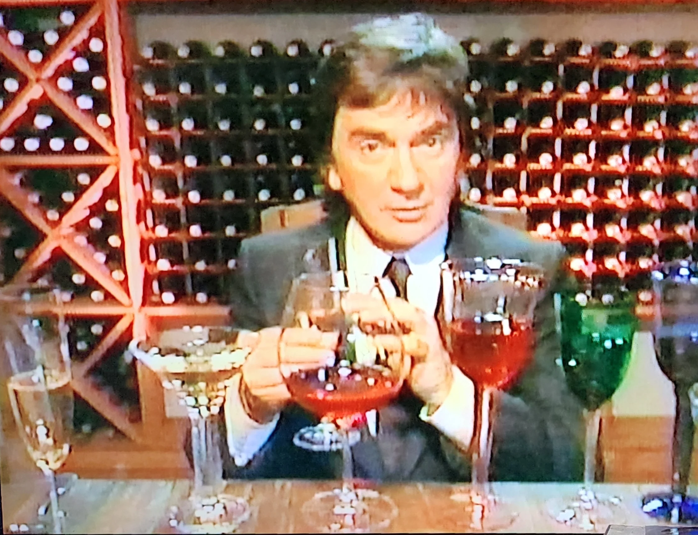 CELEBRITY GUIDE TO ENTERTAINING (1992) VERY RARE!!! Whoopi Goldberg, Dudley Moore, Henry Winkler, Steven Seagal, Terri Garr, Jon Voight, Jackie Collins, Tony Curtis, Rod Steiger, Peter Weller, Merv Griffin, Shelley Hack, Kelly LeBrock, Sarah Douglas - Image 4