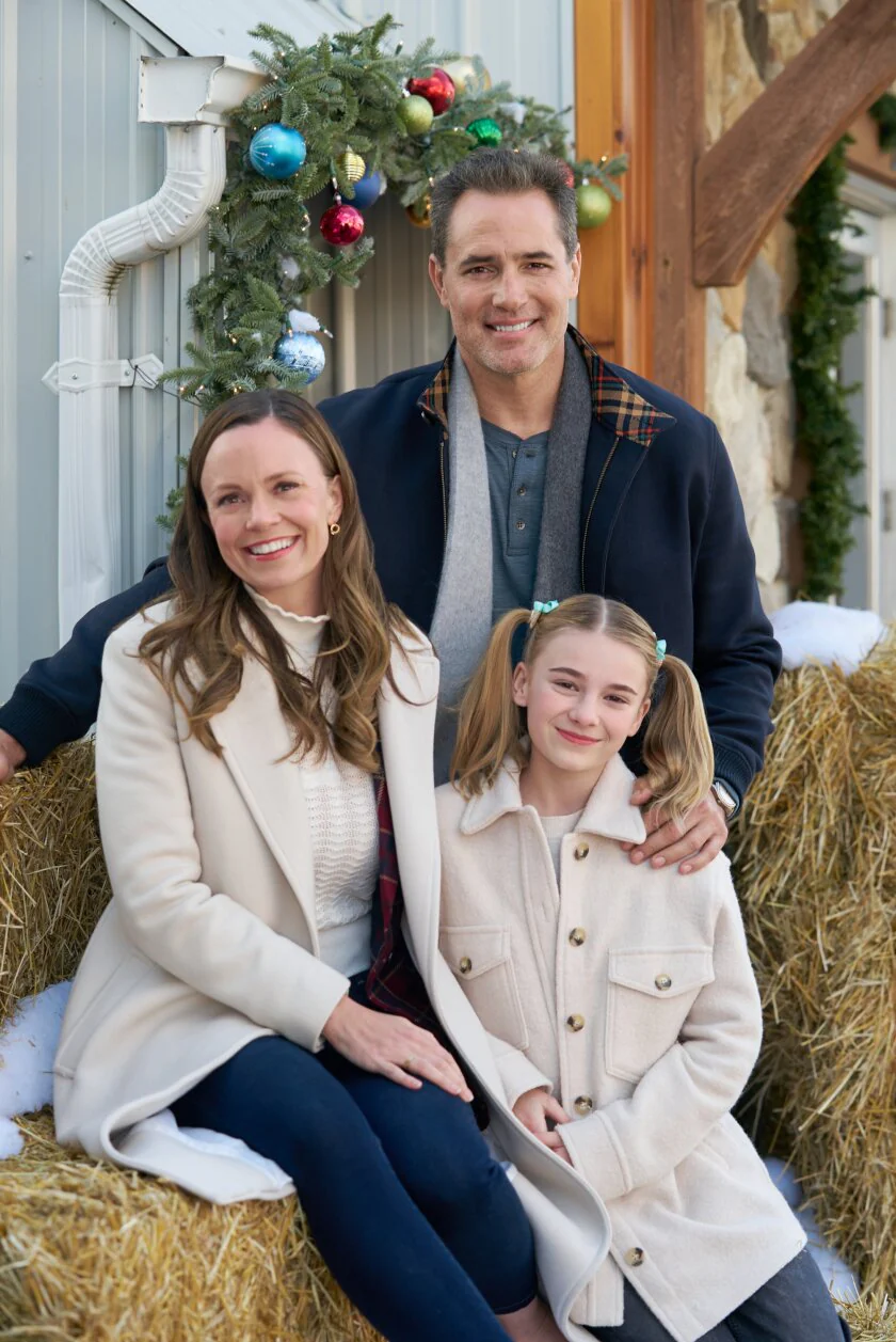 CHRISTMAS COOKIE CATASTROPHE, A (HALLMARK 11/5/17) Rachel Boston, Victor Webster, Averie Peters, Stephanie Sy, Erik Athavale, Melissa Murray-Mutch, John B. Lowe, Mariam Bernstein, Brandon McEwan, Dylan McEwan - Image 2