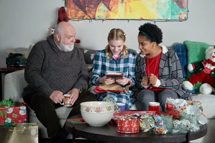 CHRISTMAS COOKIE CATASTROPHE, A (HALLMARK 11/5/17) Rachel Boston, Victor Webster, Averie Peters, Stephanie Sy, Erik Athavale, Melissa Murray-Mutch, John B. Lowe, Mariam Bernstein, Brandon McEwan, Dylan McEwan - Image 6