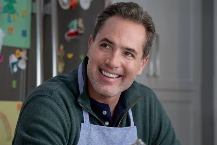 CHRISTMAS COOKIE CATASTROPHE, A (HALLMARK 11/5/17) Rachel Boston, Victor Webster, Averie Peters, Stephanie Sy, Erik Athavale, Melissa Murray-Mutch, John B. Lowe, Mariam Bernstein, Brandon McEwan, Dylan McEwan - Image 7