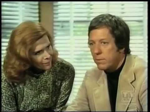 LUCAS TANNER - THE COLLECTION: PILOT MOVIE + 2 BONUS EPISODES (NBC-TVM 5/8/74) VERY RARE!!! David Hartman, Rosemary Murphy, Kathleen Quinlan, Ramon Bieri, Joe Garagiola, Nancy Malone, Robbie Rist, Stanley Livingston - Image 4