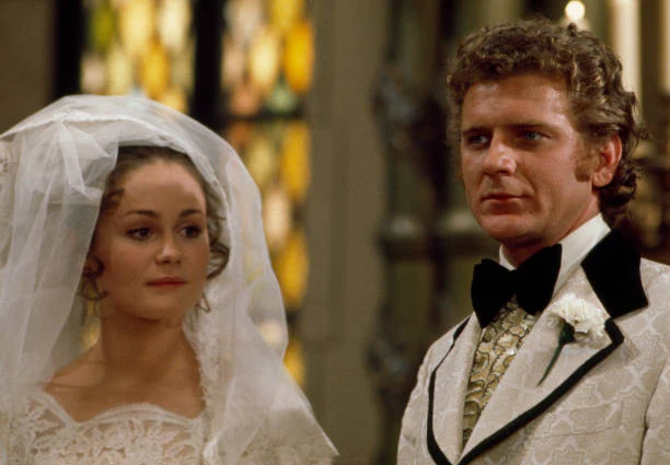 DEVIL'S DAUGHTER, THE (ABC-TVM 1/9/73) Belinda Montgomery, Shelley Winters, Joseph Cotten, Robert Foxworthy, Diane Ladd, Jonathan Frid, Abe Vigoda, Martha Scott, Lucille Benson - Image 9