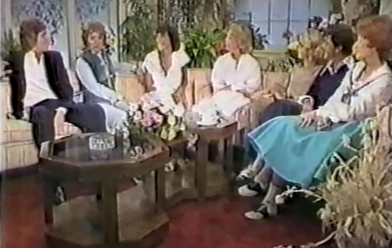 DINAH! CAST FROM THE MOVIE GREASE (SYN 6/16/1978) - Image 4