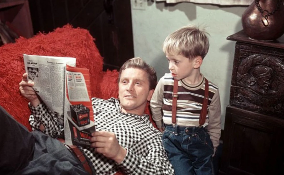 A FATHER... A SON... ONCE UPON A TIME IN HOLLYWOOD (2005) Michael Douglas, Kirk Douglas - Image 4