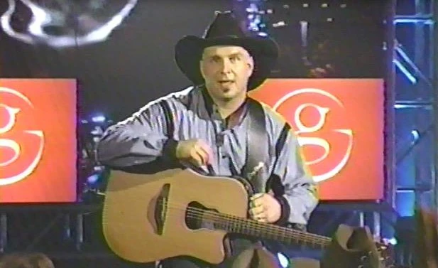 GARTH BROOKS DOUBLE LIVE (NBC 11/18/98 - WEST COAST VERSION) - Image 3
