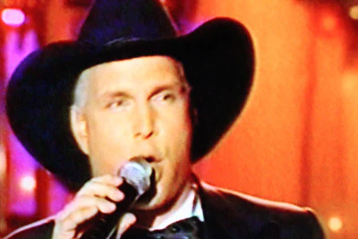 GARTH BROOKS & THE MAGIC OF CHRISTMAS (NBC 12/1/99) - Image 3