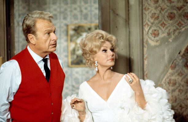 GREEN ACRES - THE COMPLETE SERIES + BONUS MOVIE & EXTRAS!!! (CBS 1965-1971) RETAIL QUALITY!!! Eddie Albert, Eva Gabor, Pat Buttram, Tom Lester, Frank Cady, Alvy Moore, Mary Grace Canfield, Sid Melton, Hank Patterson - Image 8
