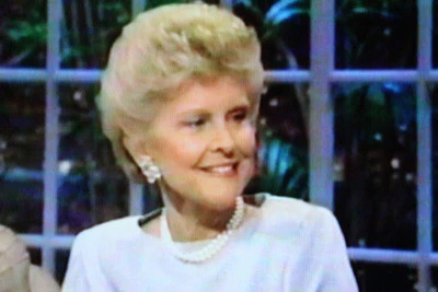 LATE SHOW STARRING JOAN RIVERS - EPISODE 145 (FOX 5/13/87) Betty Ford, Michele Lee, The Psychedelic Furs, Pat Cooper - Image 3