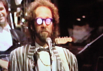 LATE SHOW, THE (FOX 9/1/87) Guest host: Jonathon Brandmeier, The O'Jays, Herve Villechaize, Kelly McDonald, Little Rockin' Ricky Roco - Image 4