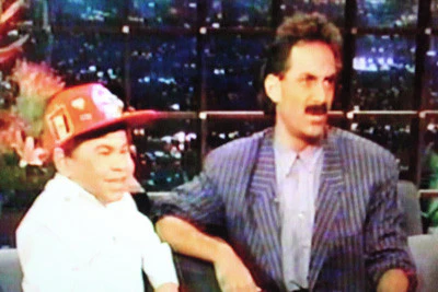 LATE SHOW, THE (FOX 9/1/87) Guest host: Jonathon Brandmeier, The O'Jays, Herve Villechaize, Kelly McDonald, Little Rockin' Ricky Roco - Image 9
