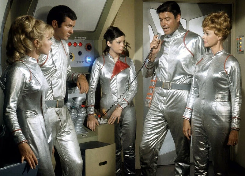 LOST IN SPACE - THE COMPLETE SERIES + BONUS FEATURES (CBS 1965-1968) RETAIL QUALITY!!! Guy Williams, June Lockhart, Mark Goddard, Marta Kristen, Angela Cartwright, Jonathan Harris, Bob May, Dick Tufeld - Image 5