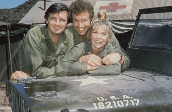 M*A*S*H - THE COMPLETE SERIES (CBS 1972-83) Alan Alda, Wayne Rogers, McLean Stevenson, Loretta Switt, Larry Linville, Gary Burghoff, Mike Farrell, Harry Morgan, Jamie Farr, Williams Christopher, David Ogden Stiers - Image 20