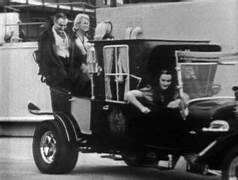 MARINELAND CARNIVAL WITH THE MUNSTERS (CBS 4/18/65) Fred Gwynne, Yvonne de Carlo, Al Lewis, Pat Priest, Butch Patrick, The New Christy Minstrels - Image 4
