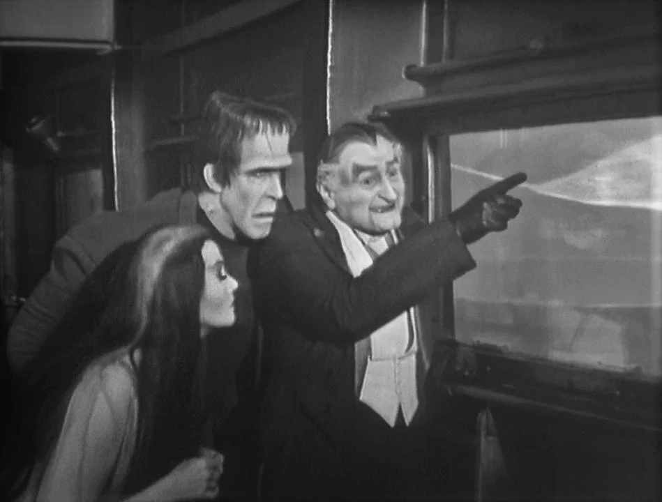 MARINELAND CARNIVAL WITH THE MUNSTERS (CBS 4/18/65) Fred Gwynne, Yvonne de Carlo, Al Lewis, Pat Priest, Butch Patrick, The New Christy Minstrels - Image 7