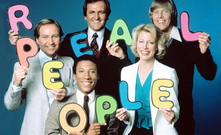 REAL PEOPLE - THE COMPLETE SERIES (NBC 1979-84) VERY RARE!!! EXCELLENT QUALITY!!! John Barbour, Sarah Purcell, Byron Allen, Skip Stephenson, Bill Rafferty, Mark Russell, Peter Billingsley, David Ruprecht, Fred Willard - Image 3