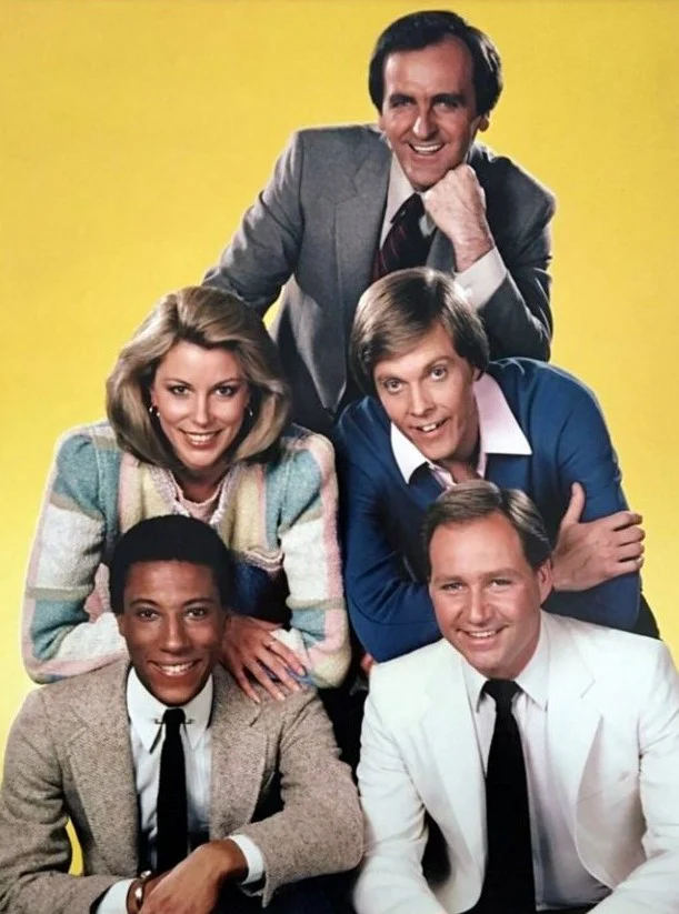 REAL PEOPLE - THE COMPLETE SERIES (NBC 1979-84) VERY RARE!!! EXCELLENT QUALITY!!! John Barbour, Sarah Purcell, Byron Allen, Skip Stephenson, Bill Rafferty, Mark Russell, Peter Billingsley, David Ruprecht, Fred Willard - Image 4