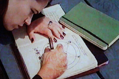 SATAN'S SCHOOL FOR GIRLS (ABC-TVM 3/13/00) Shannen Doherty, Kate Jackson, Daniel Cosgrove, Julie Benz - Image 6
