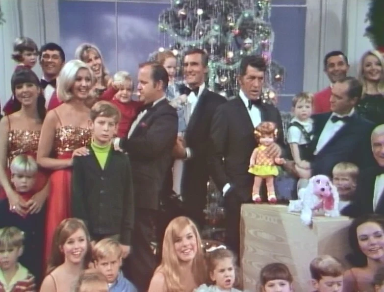 DEAN MARTIN CHRISTMAS SHOW, THE (NBC 12/19/68) Dean Martin, Bob Hope, Bob Newhart, Dom DeLuise, Dennis Weaver - Image 13