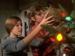 HOMECOMING, THE: A CHRISTMAS STORY (CBS-TVM 12/19/71) WALTONS PILOT Patricia Neal, Richard Thomas, Andrew Duggan, Ellen Corby, Edgar Bergen, Jon Walmsley, Mary McDonough, Judy Norton, David W. Harper, Kami Cotler, Eric Scott, Cleavon Little - Image 4
