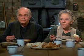 HOMECOMING, THE: A CHRISTMAS STORY (CBS-TVM 12/19/71) WALTONS PILOT Patricia Neal, Richard Thomas, Andrew Duggan, Ellen Corby, Edgar Bergen, Jon Walmsley, Mary McDonough, Judy Norton, David W. Harper, Kami Cotler, Eric Scott, Cleavon Little - Image 9