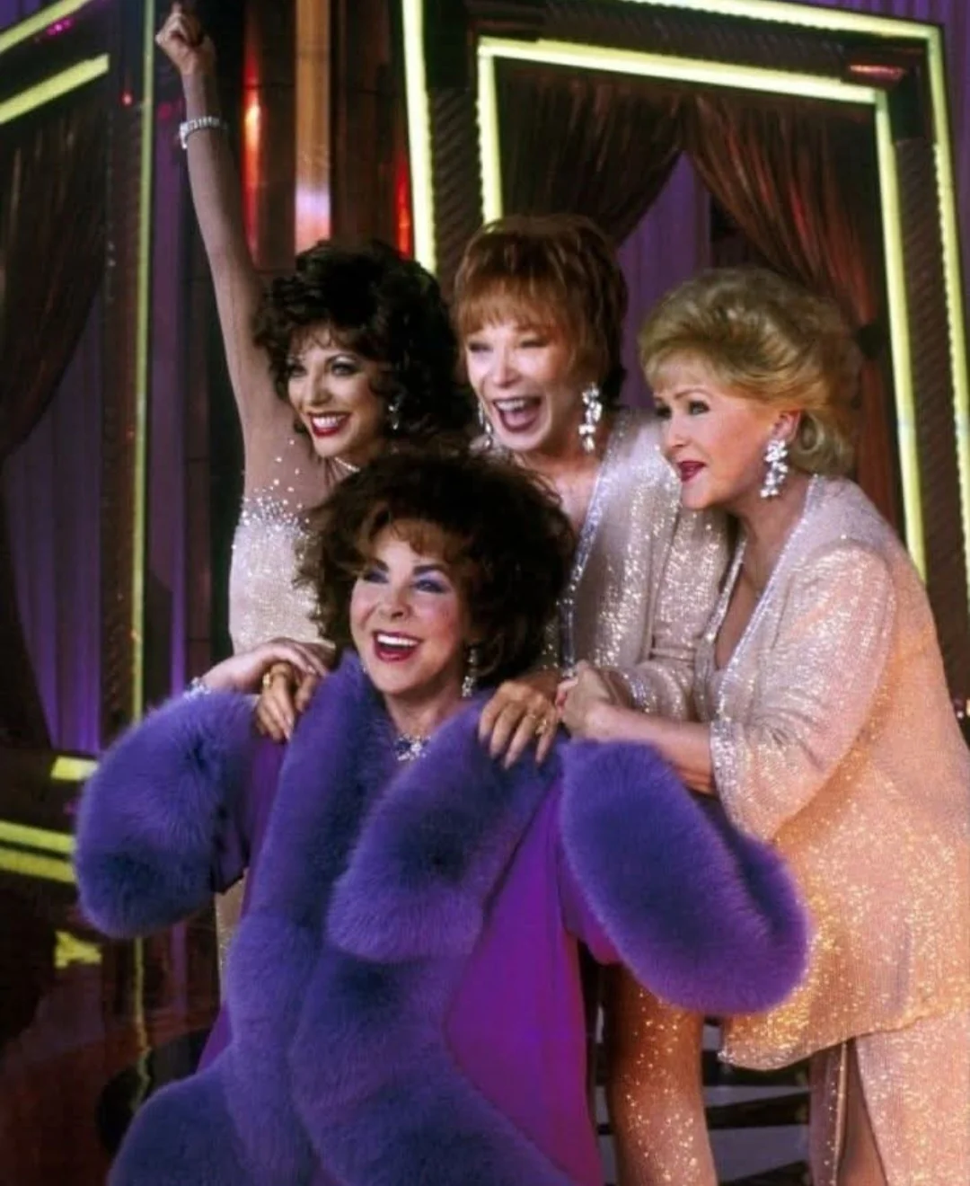 THESE OLD BROADS (ABC-TVM 2/12/01) Shirley MacLaine, Debbie Reynolds, Joan Collins, Elizabeth Taylor, Jonathan Silverman, Nestor Carbonell, Peter Graves, Carlos Jacott, Pat Crawford Brown, Suzanne Carney, Gene Barry - Image 2