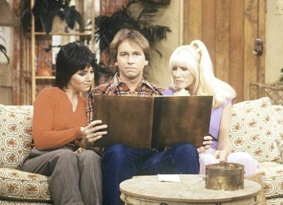 THREE’S COMPANY - THE COMPLETE SERIES + BONUS MATERIAL (ABC 1977-84) John Ritter, Suzanne Somers, Joyce DeWitt, Norman Fell, Audra Lindley, Don Knotts, Jenilee Harrison, Priscilla Barnes, Richard Kline, Ann Wedgeworth - Image 9