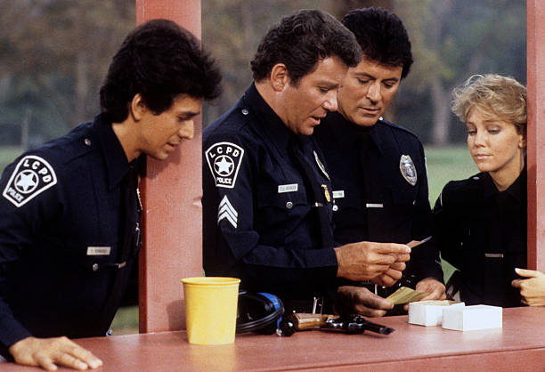 T.J. HOOKER - THE COMPLETE SERIES (ABC 1982-85 – CBS 1985-86) EXCELLENT QUALITY!!! William Shatner, Adrian Zmed, Heather Locklear, James Darren, Lee Bryant, Richard Herd, Thomas Jefferson - Image 11