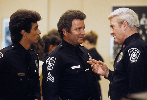 T.J. HOOKER - THE COMPLETE SERIES (ABC 1982-85 – CBS 1985-86) EXCELLENT QUALITY!!! William Shatner, Adrian Zmed, Heather Locklear, James Darren, Lee Bryant, Richard Herd, Thomas Jefferson - Image 13
