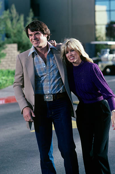 VEGA$ - THE COMPLETE SERIES (ABC 1978-1981) + BONUS - EXCELLENT QUALITY!!! – Robert Urich, Tony Curtis, Bart Braverman, Phyllis Davis, Greg Morris, Judy Landers, Naomi Stevens - Image 8