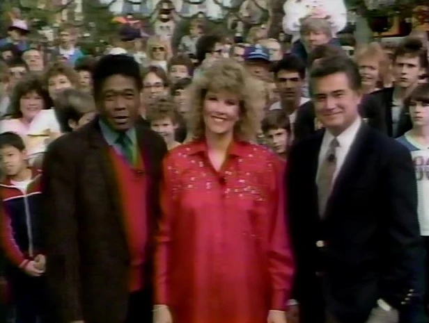 WALT DISNEY WORLD'S 1996 MERRY CHRISTMAS DAY PARADE (ABC 12/25/86) - Image 4