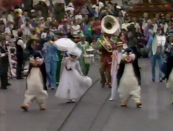 WALT DISNEY WORLD'S 1996 MERRY CHRISTMAS DAY PARADE (ABC 12/25/86) - Image 7